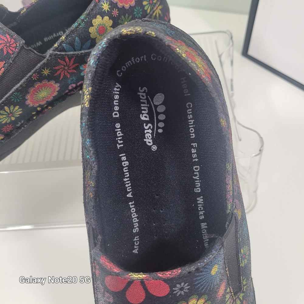 Spring Step Multicolor Floral Mules - Picture 6 of 10
